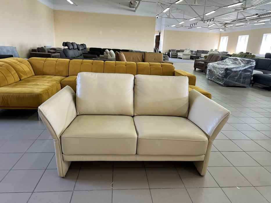 Диван двійка шкіряний бежевий