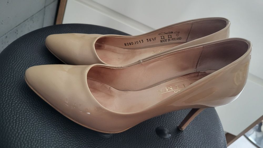 Czółenka lakierowane