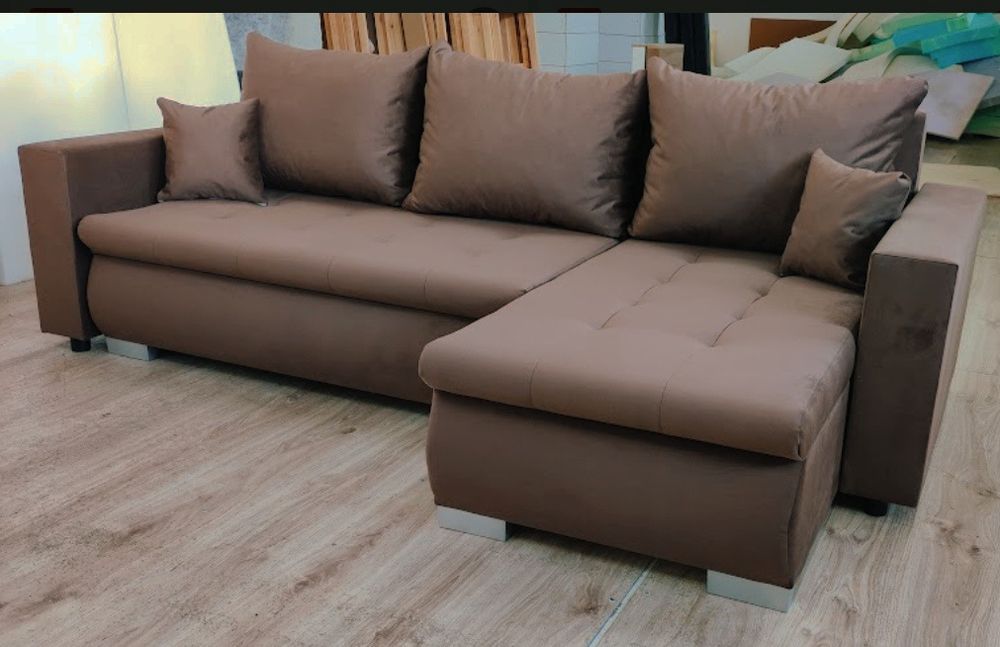 Narożnik z funkcją spania i pojemnikiem na pościel