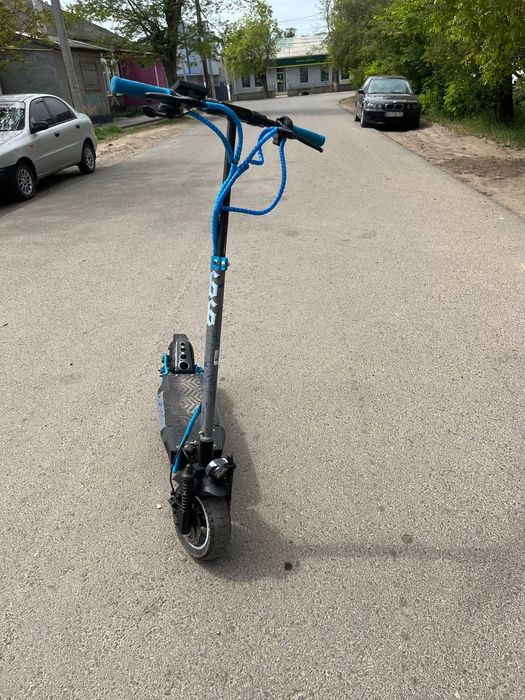 Продам електросамокат