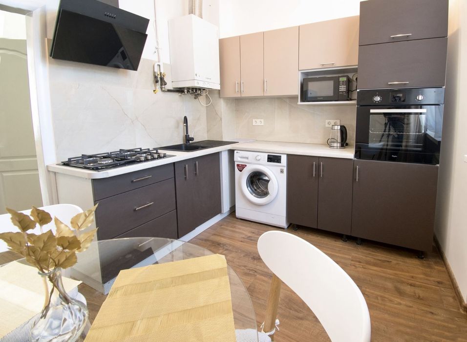 Подобово Чудові  апартаминти у центрі міста Львів для чотирьох.