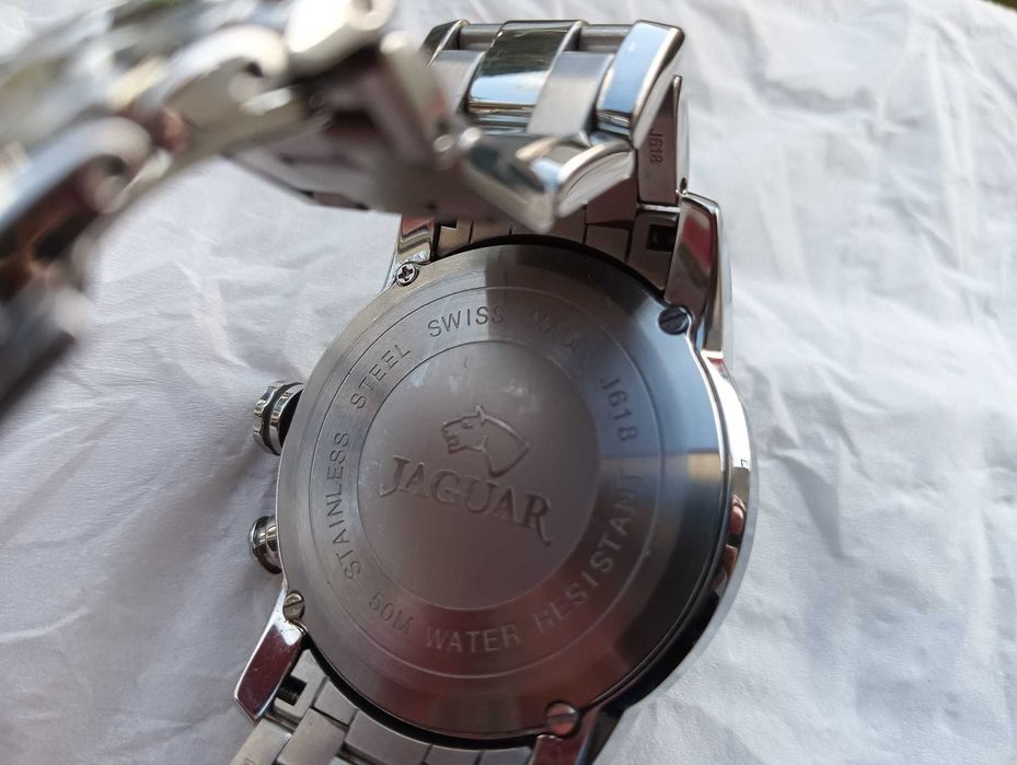 Relógio Suíço JAGUAR, que conjuga requinte, elegância e bom gosto.