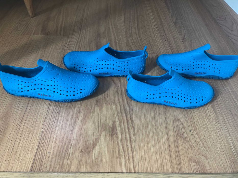 Calçado de natação /piscina para crianças (azul) da Decathlon