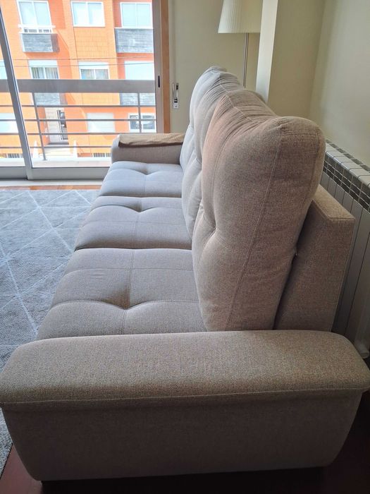 Sofá tecido de 3 Lugares