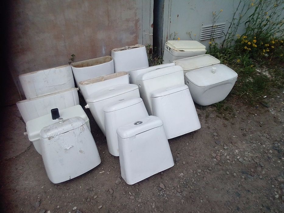 Бачок для унитаза, крышки, унитазы и раковины, Услуги сантехника