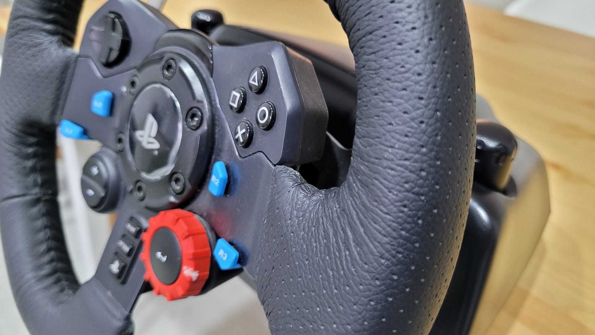 Volante e Pedais Gamer Logitech G29 Driving Force para PS5,PS4 e PC