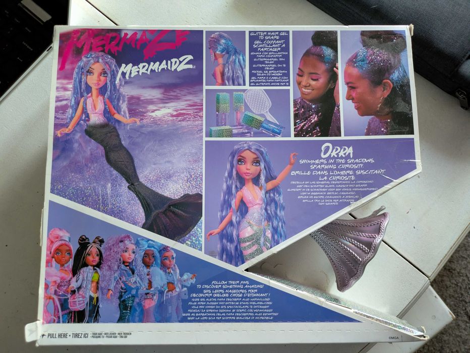 Boneca Mermaze Mermaidz - sereia com c função de mudança de cor