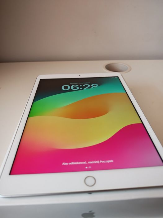 Tablet APPLE iPad 10.2" 8 gen. 32 GB Wi-Fi Srebrny