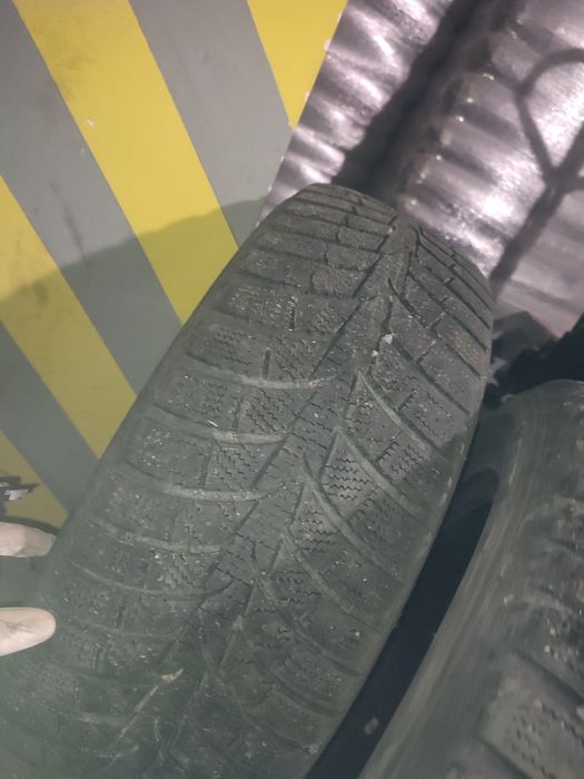 Продам зимнюю резину Laufen R17 215/60