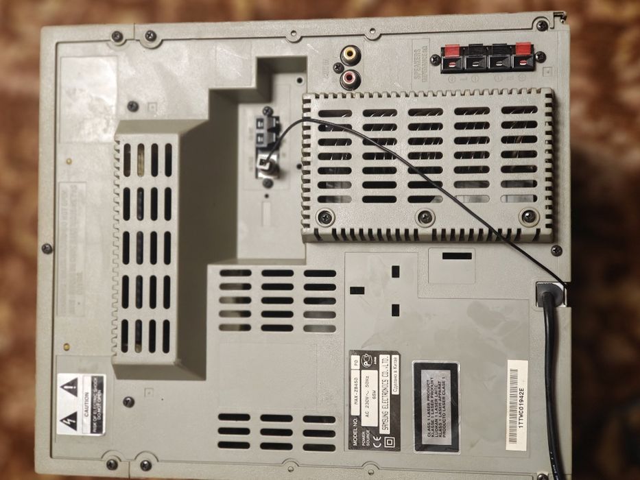 Музикальний центр SAMSUNG  MAX -ZB 450.