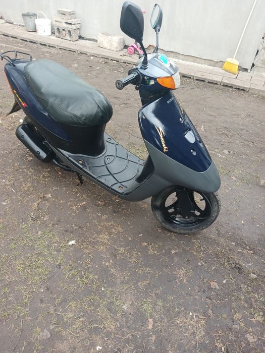 Продам скутер Сузукі Летс 2
