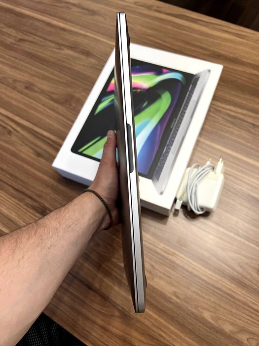 MacBook Pro (13'', 2020) / M1 / 8Gb RAM / 256Gb SSD / A2338