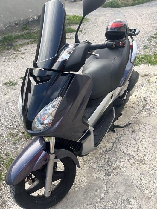 Yamaha x max 250 кубів з доками