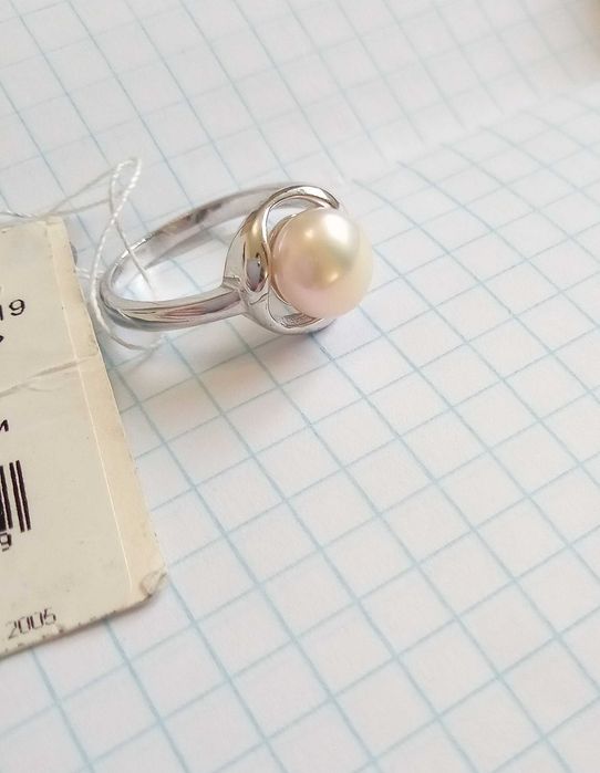 Срібна каблучка перстень, 925 проби, з натуральною перлиною, жемчуг, розмір 19