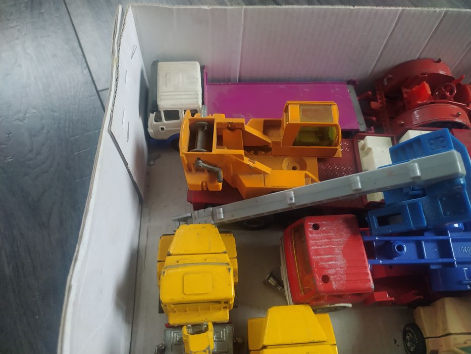 Zabawki siku matchbox welly majorette