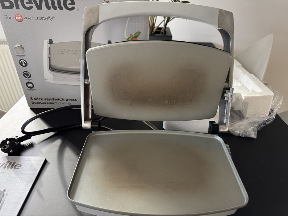 Opiekacz Breville z powłoką ceramiczną DuraCeramic VST071X