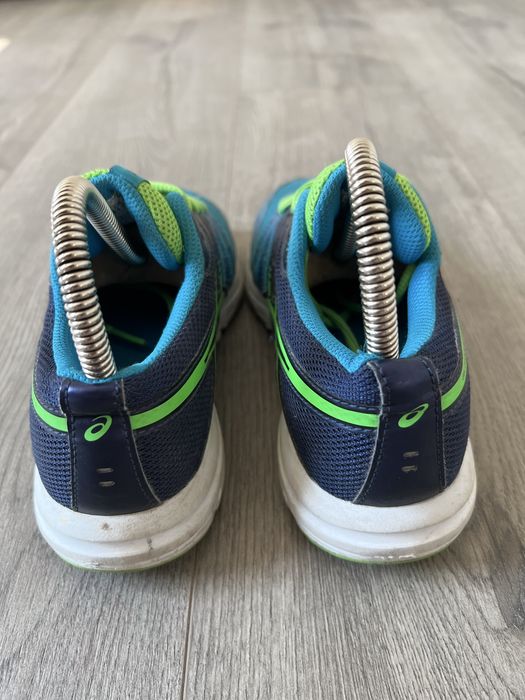 Кросівки жіночі Asics 37р