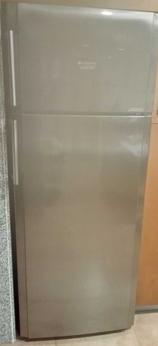 Vendo frigorífico marca Hotpoint Ariston em inox para peças