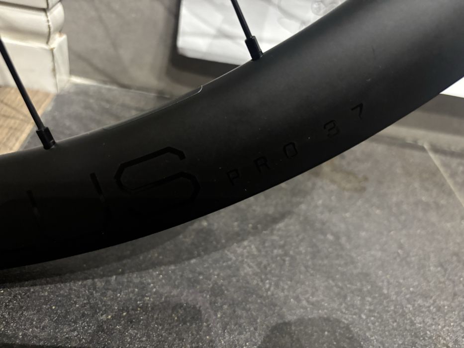 Bontrager Aeolus Pro 37