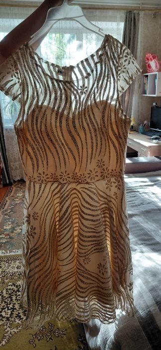 Блискуче пляття в гарному стані