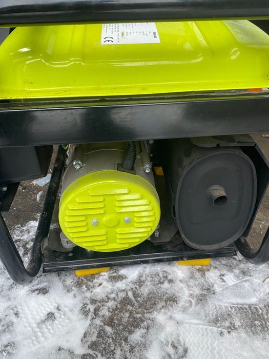 Продам генератор 3.2 кВат