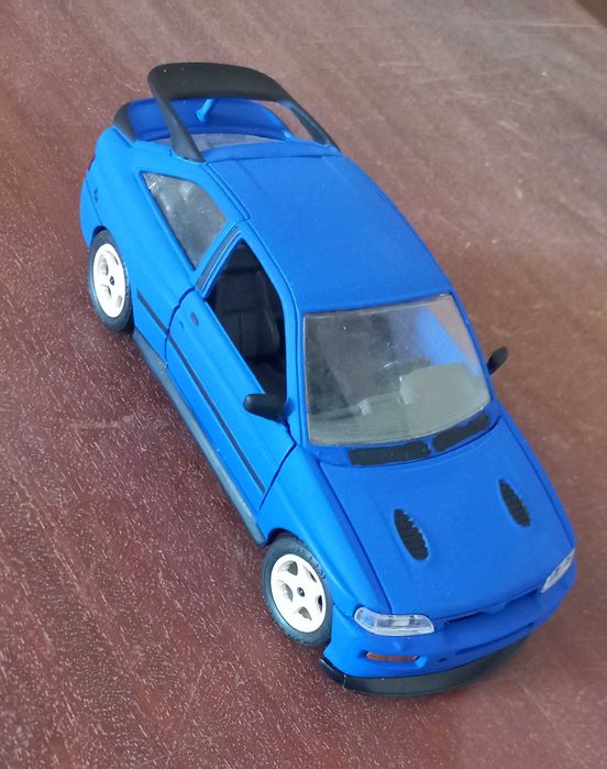 Miniatura ford escala 1.24 burago