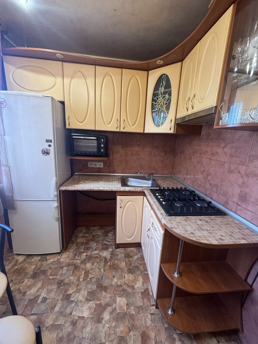 Продам 3 к.квартира метро Палац спорту
