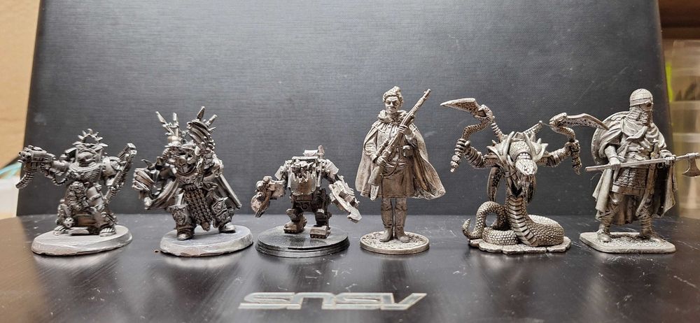 Оловянные фигурки Warhammer 40К