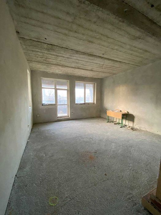 Продається будинок з зем діл в затишній місцевості готовий до ремонту