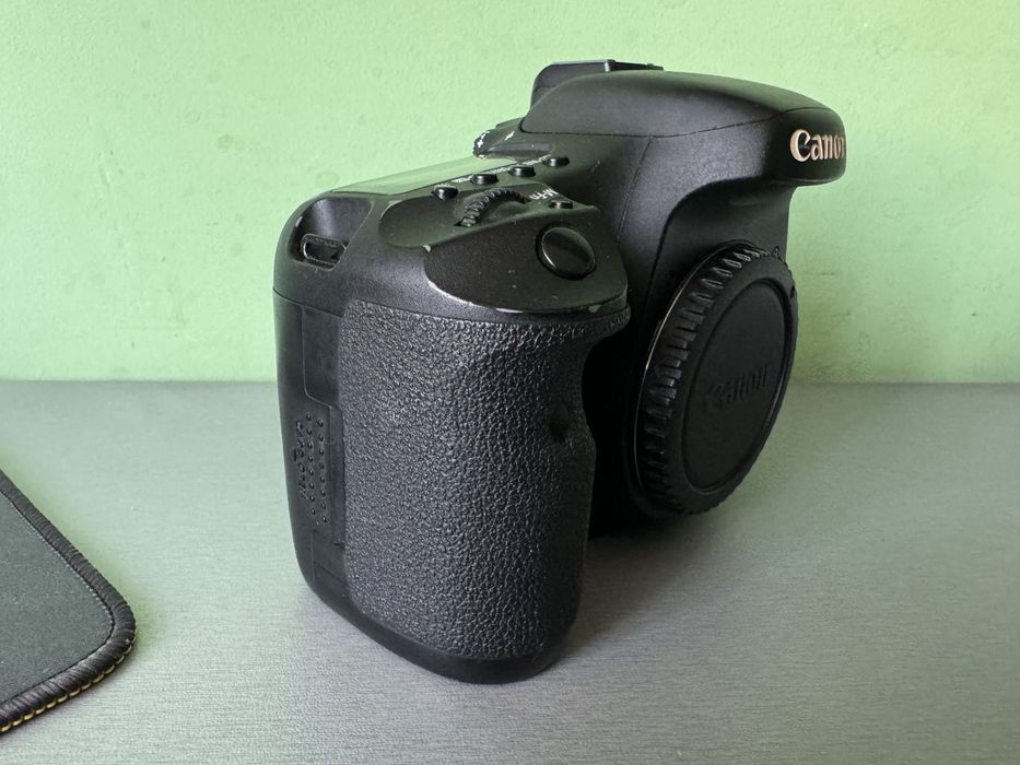 Фотоапарат Canon 7D body