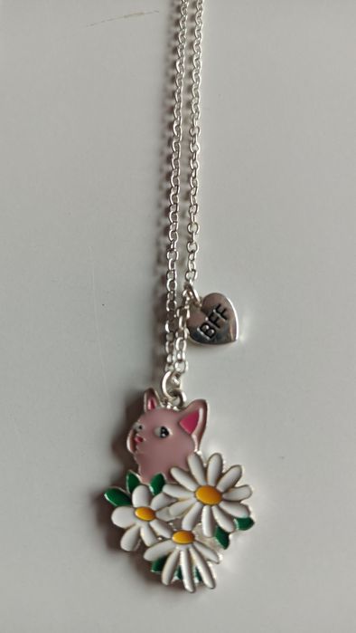 Conjunto colares este friends