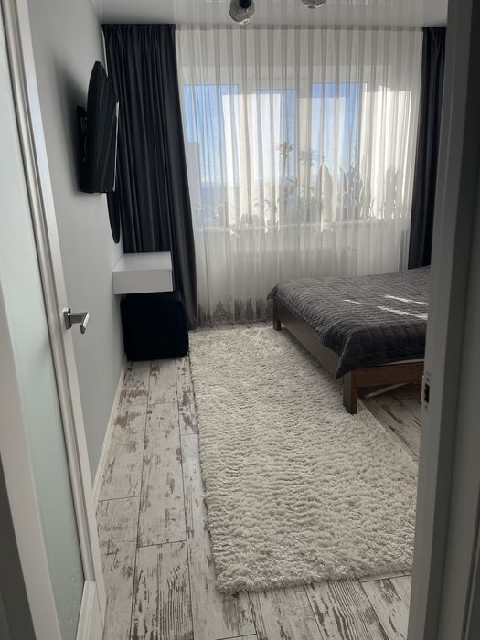 Двокімнатна квартира з меблями та технікою