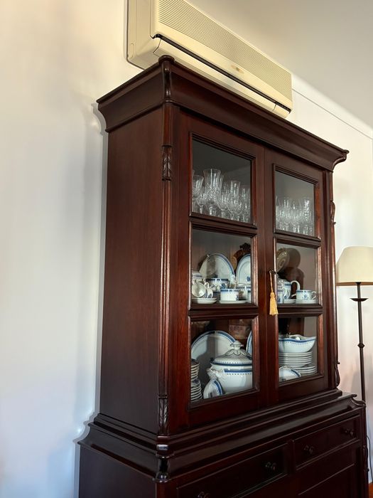 CRISTALEIRA 2P ROMÂNTICA 1.a Geração com gaveta     em baixo