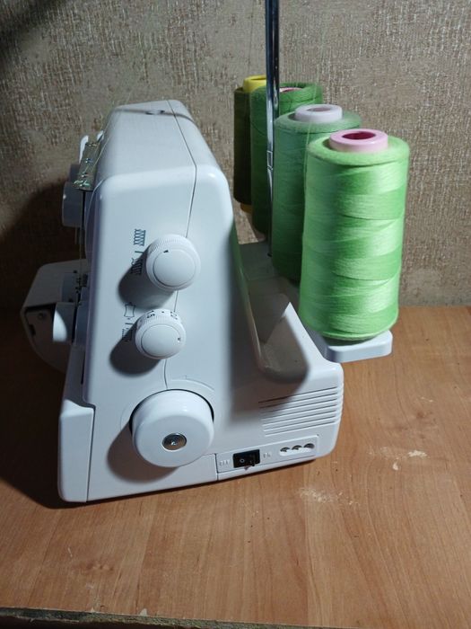 Оверлок JANOME HQ-090 D