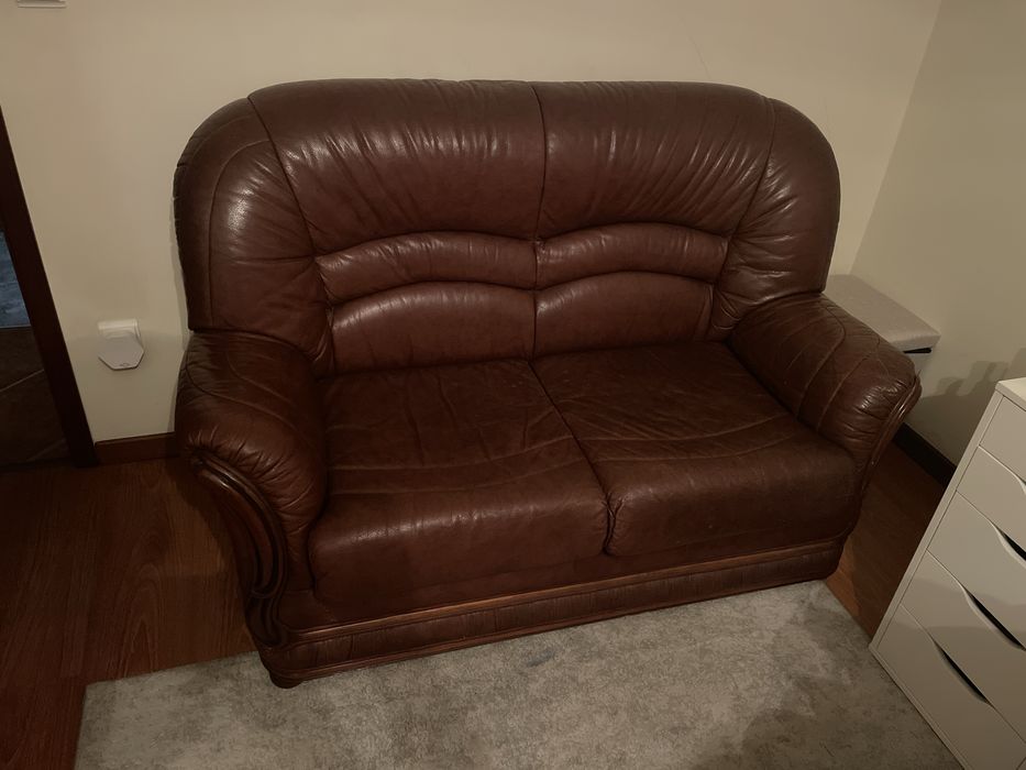 Sofa em pele usado e em bom estado