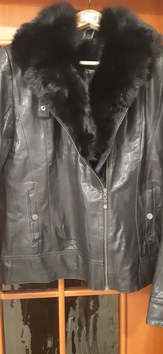 Продам шкіряну куртку.