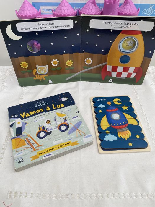Montessori in Space: Books and Dual Puzzle – Airplane and Rocket