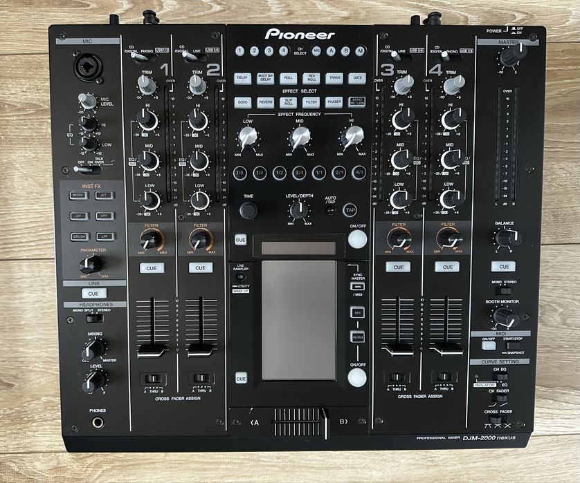 Pioneer DJM 2000 Nexus