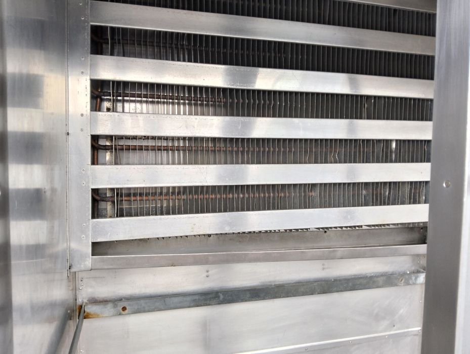 Vende-se arca congeladora vertical de duas portas