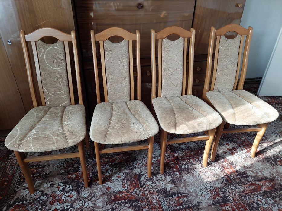 Krzesła  beżowa tapicerka