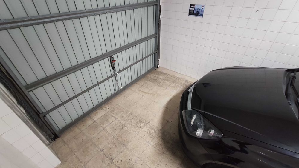 Arrenda-se Garagem no Laranjeiro, Almada