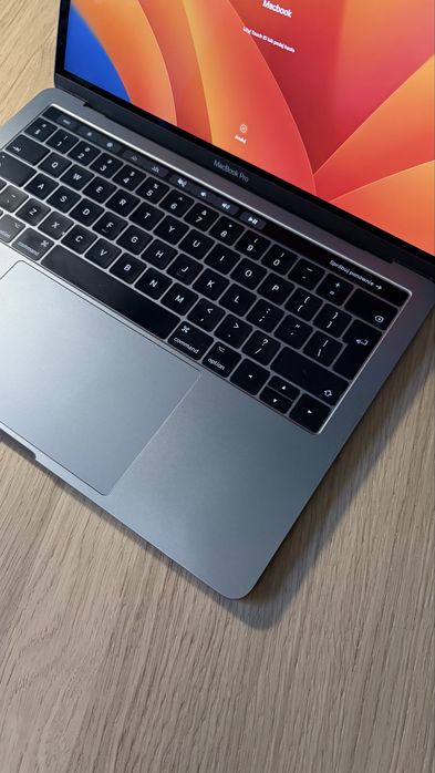 MacBook Pro 13” 3.1GHz 8RAM 250 SSD