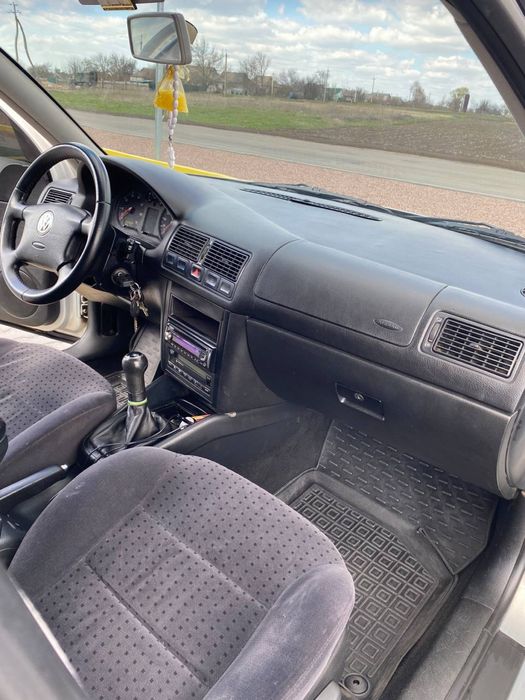 Volkswagen Golf 1998