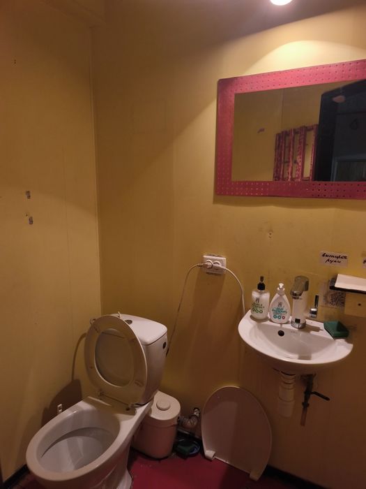 Здається приміщення на Таращанському масиві