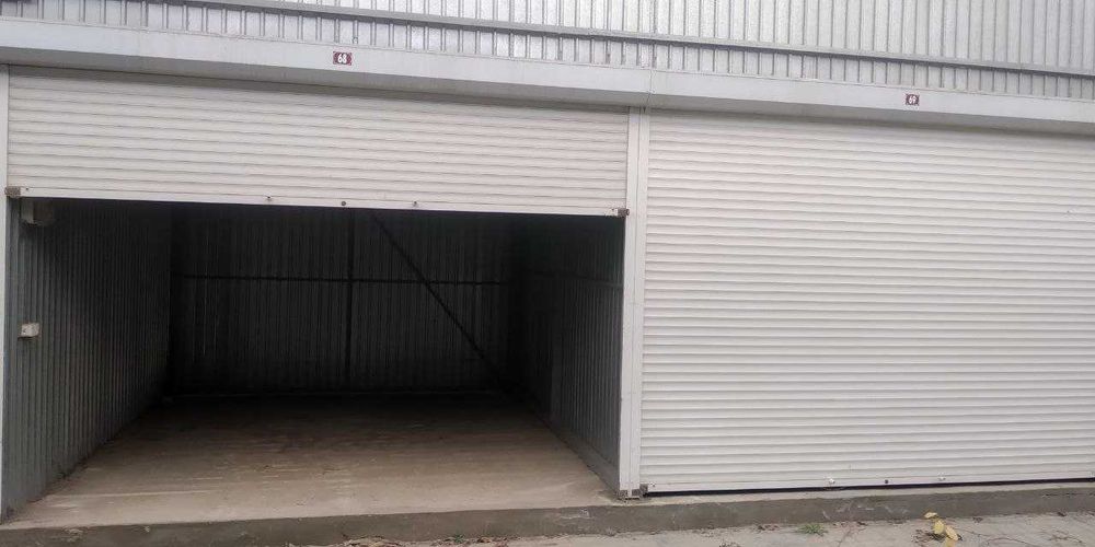 Роллеты защитные для гаража 3 х 2.5. Отличное состояние, дешево. Ролет