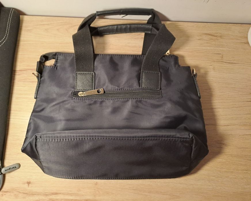 Bolsa feminina usada