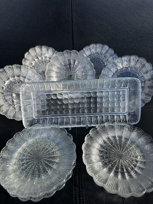 Talerzyki  12 szt  i keksówka CORA Ząbkowice