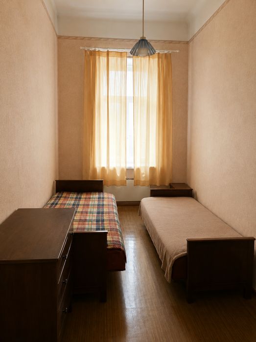 Продається 2 кімнатна квартира в центрі