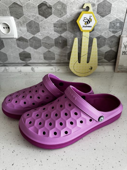 Продам кроксы joybees