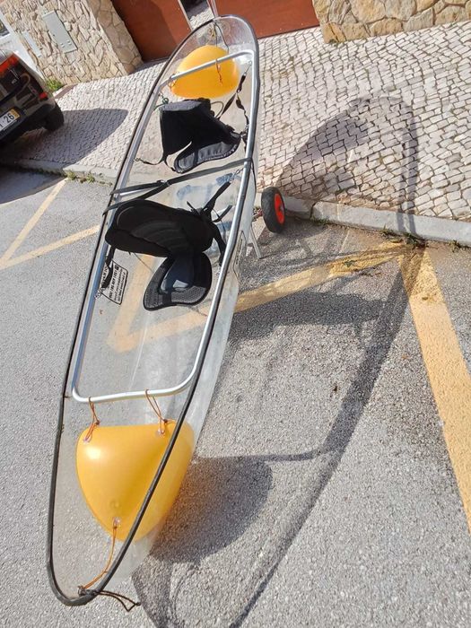 Kayaks transparentes usados
